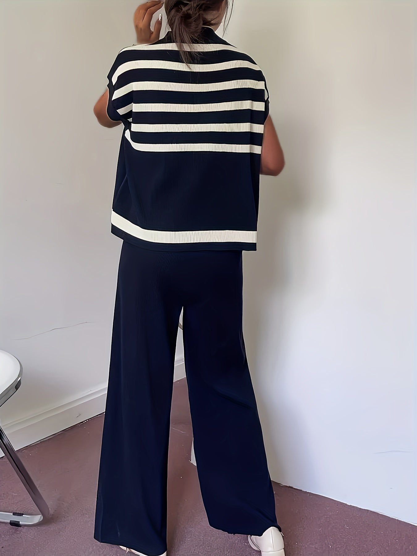 Taila - Conjunto Elegante para Mujer con Top de Punto a Rayas y Pantalón de Pierna Ancha
