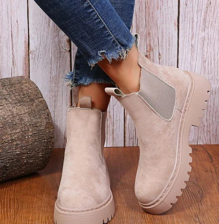 Tess | Botines Chelsea a la Moda con Suela Chunky para Mujeres
