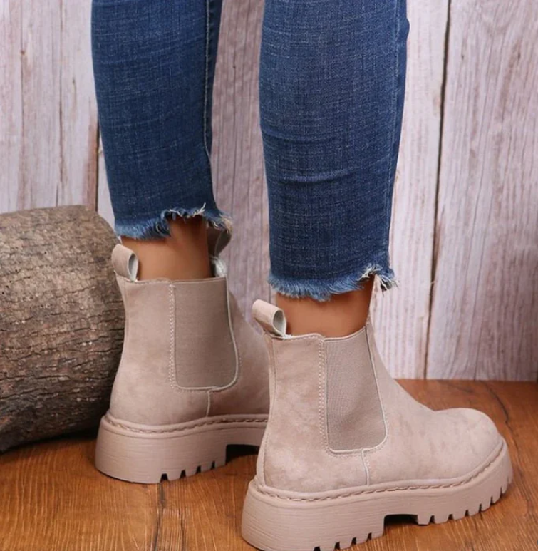 Tess | Botines Chelsea a la Moda con Suela Chunky para Mujeres