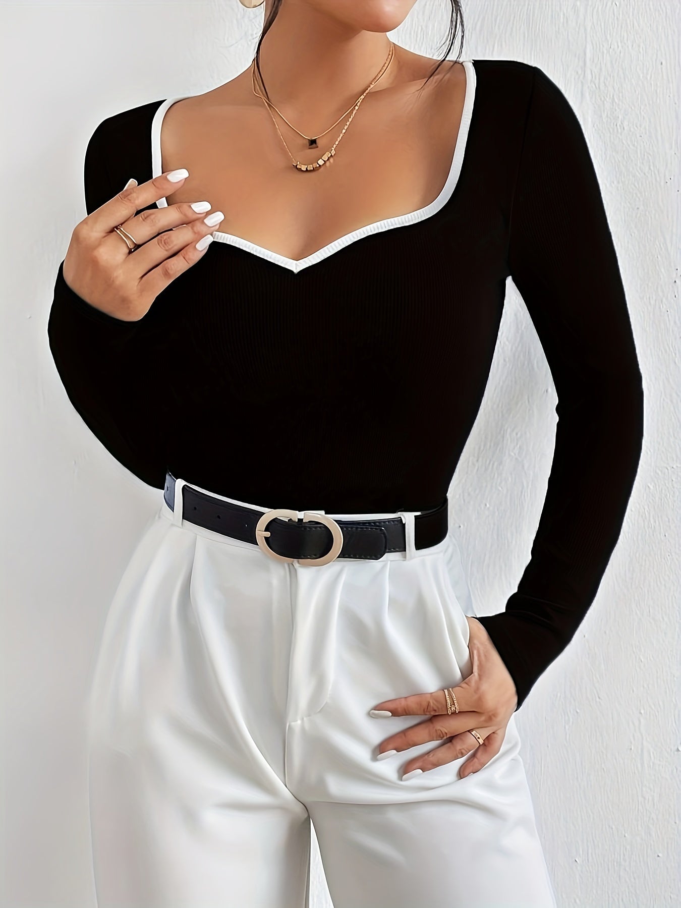 Lisandra - Elegante Blusa de Manga Larga para Mujer con Escote Corazón