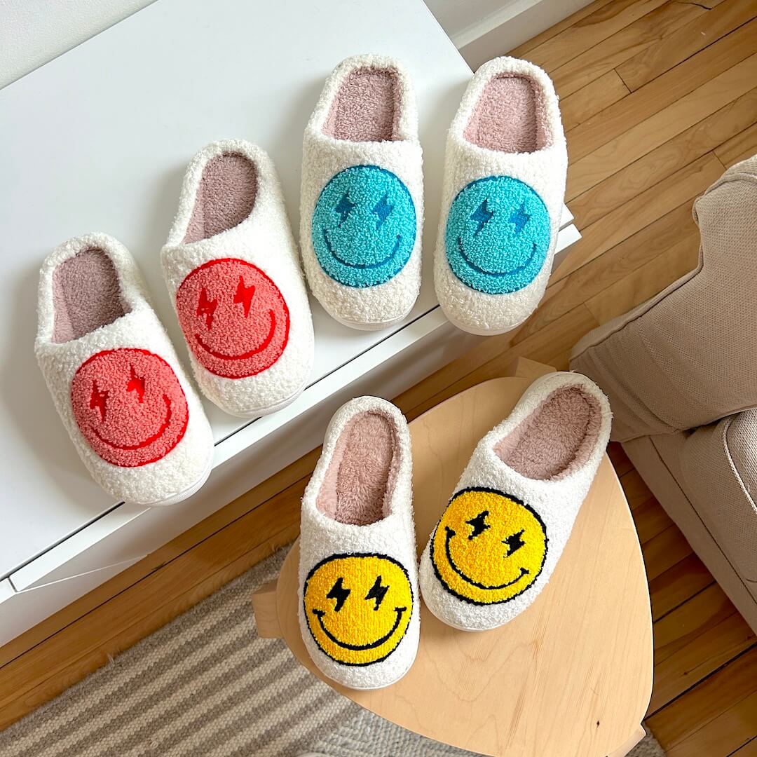 Pantuflas Jade Luxe Emoji - ¡La Combinación Perfecta de Comodidad y Estilo para Tu Ropa de Estar Diaria!