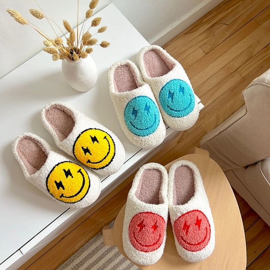 Pantuflas Jade Luxe Emoji - ¡La Combinación Perfecta de Comodidad y Estilo para Tu Ropa de Estar Diaria!