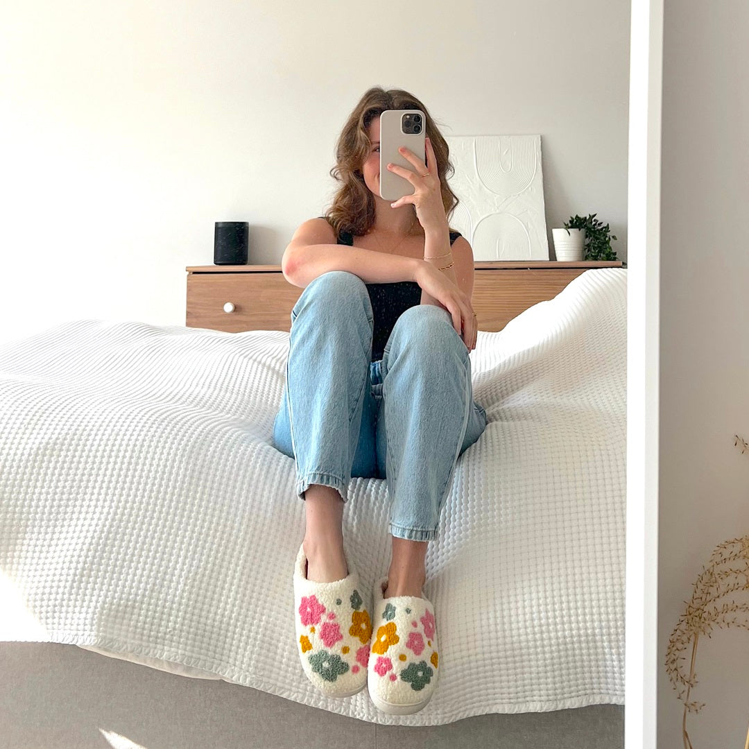 Pantuflas Livia Luxe con Diseño Floral - Comodidad Suprema con Forro de Felpa Suave y Suelas Antideslizantes Seguras