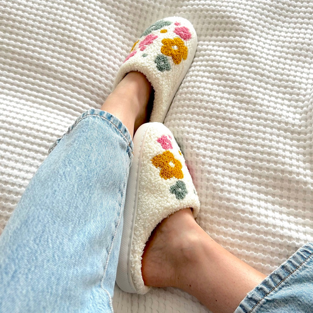 Pantuflas Livia Luxe con Diseño Floral - Comodidad Suprema con Forro de Felpa Suave y Suelas Antideslizantes Seguras
