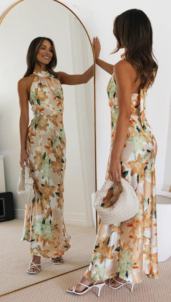 Emmie | Vestido maxi con flores y cuello halter