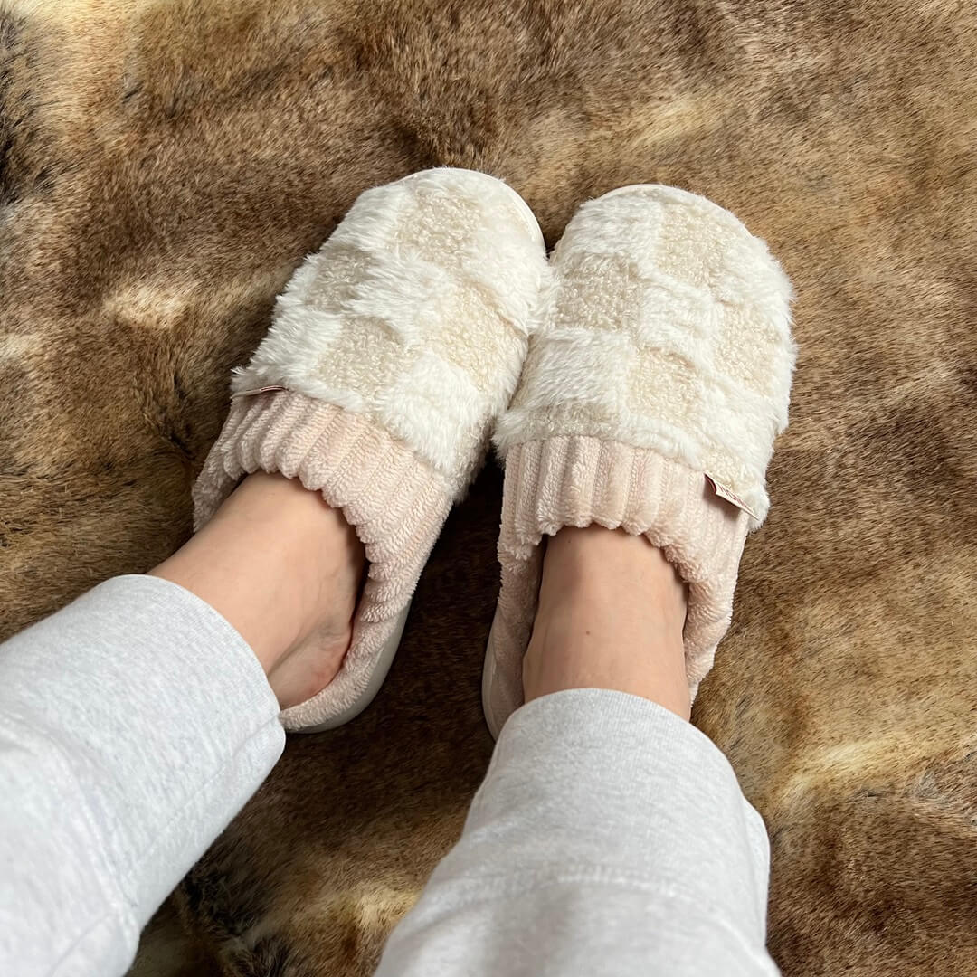 Pantuflas Nina Luxe Fluffy - Cómodas Slip-ons Antideslizantes para el Día a Día