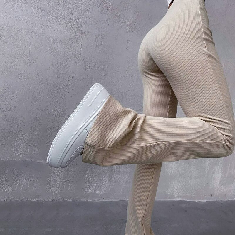 Hazel™ | Pantalón acampanado con canalé