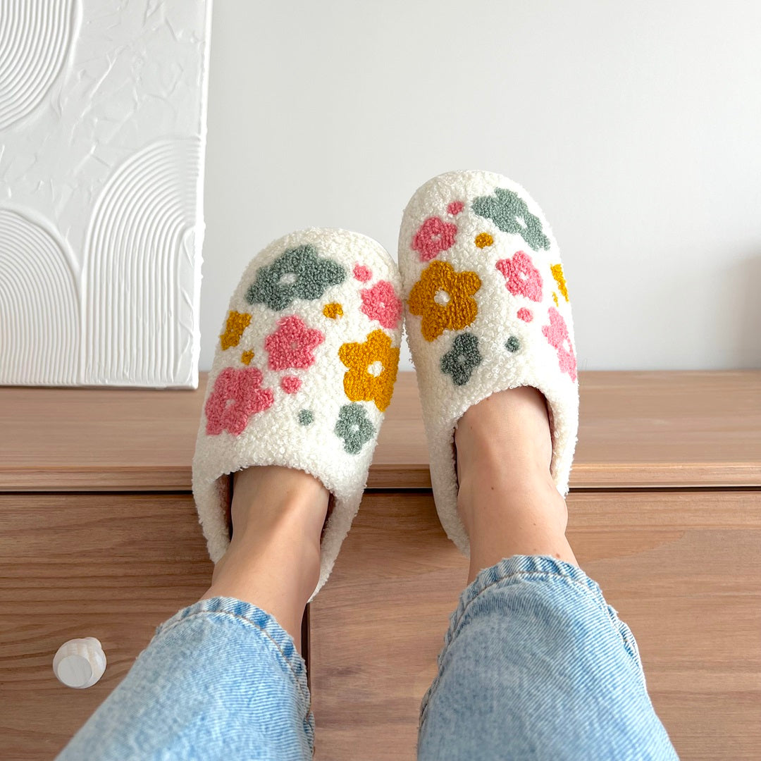 Pantuflas Livia Luxe con Diseño Floral - Comodidad Suprema con Forro de Felpa Suave y Suelas Antideslizantes Seguras