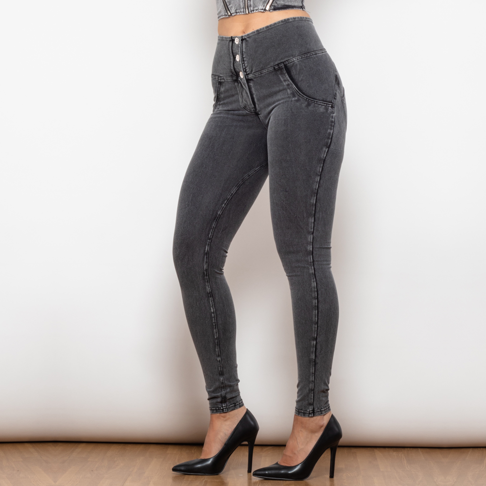 Jeans grises elegantes con una cintura alta favorecedora